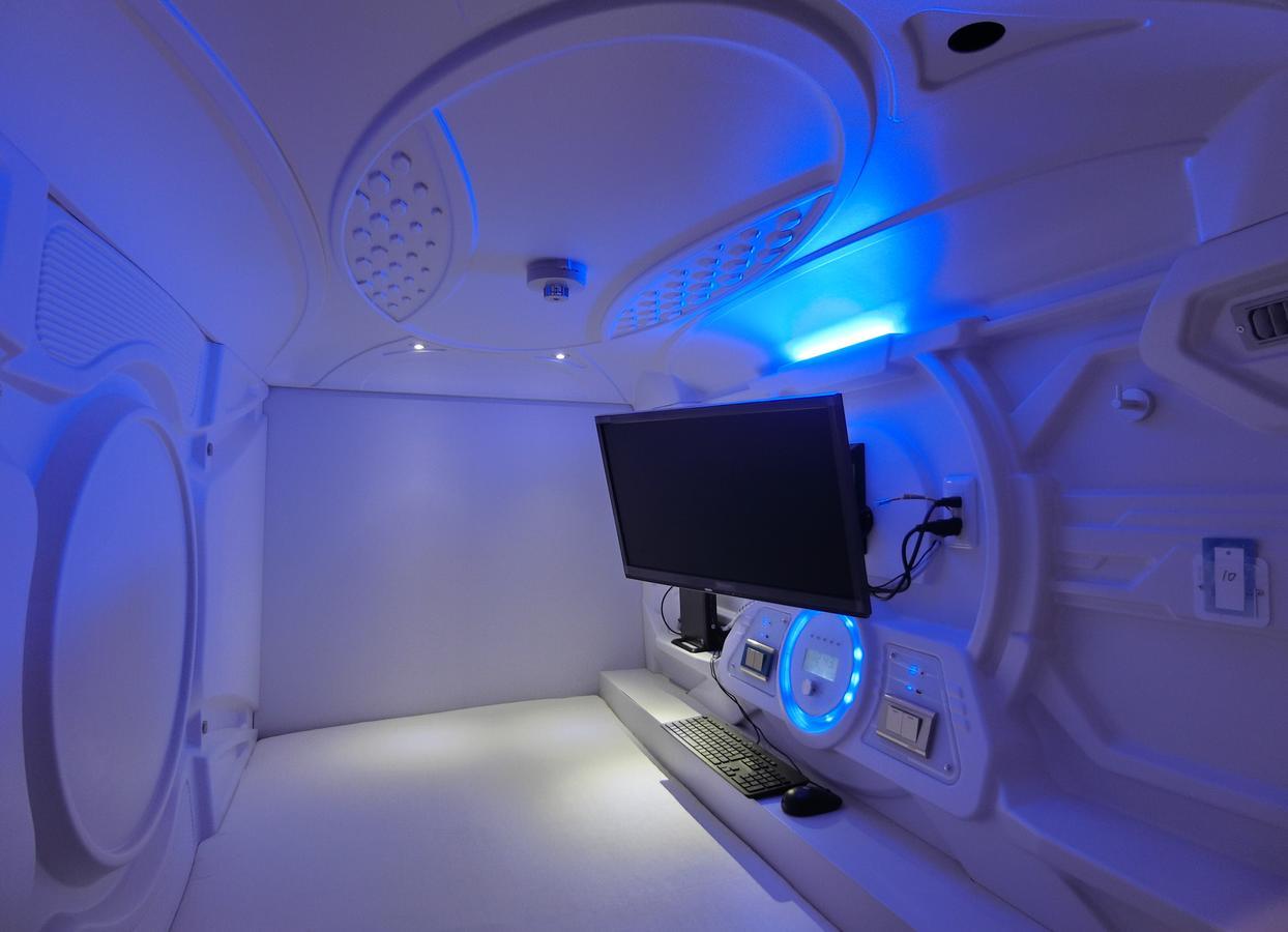 Capsule Hotel Manyudo Quioto Exterior foto